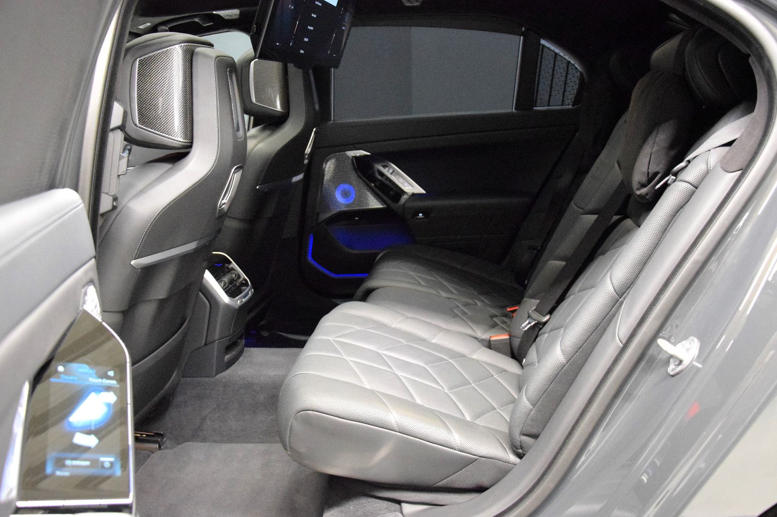 Fahrzeugabbildung BMW i7 xDrive M70 Performance TV Pano ACC B&W Stndhz