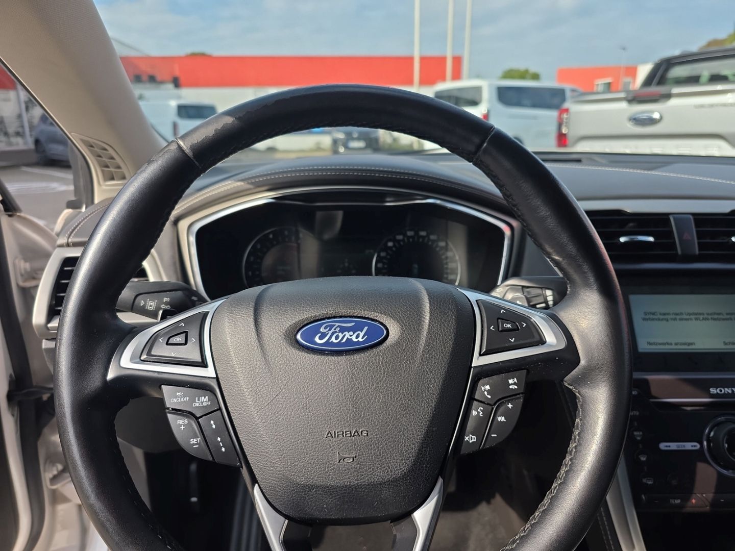 Fahrzeugabbildung Ford Mondeo Turnier Vignale AWD 2.0 TDCi 8 fach berei