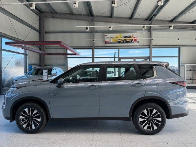 Mitsubishi Plug-in Hybrid Outlander - Bild 4