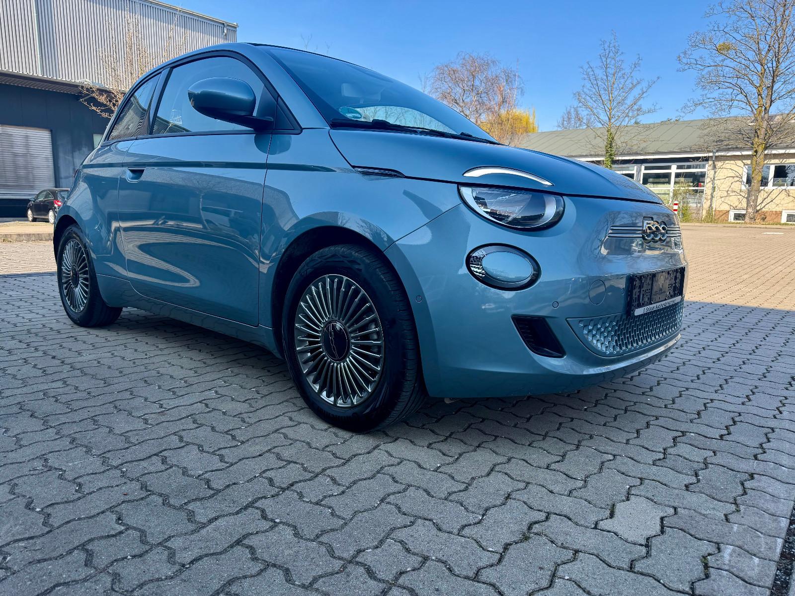 Fiat 500e  Icon erst 6TKm Keyless Kamera