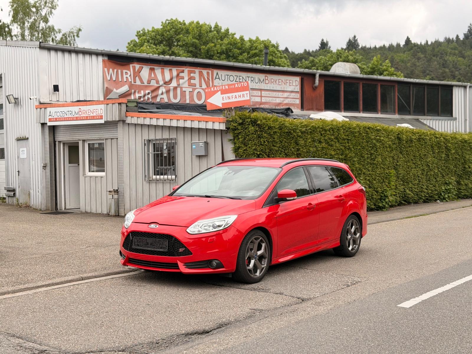 Ford Focus Turnier ST ´RECARO