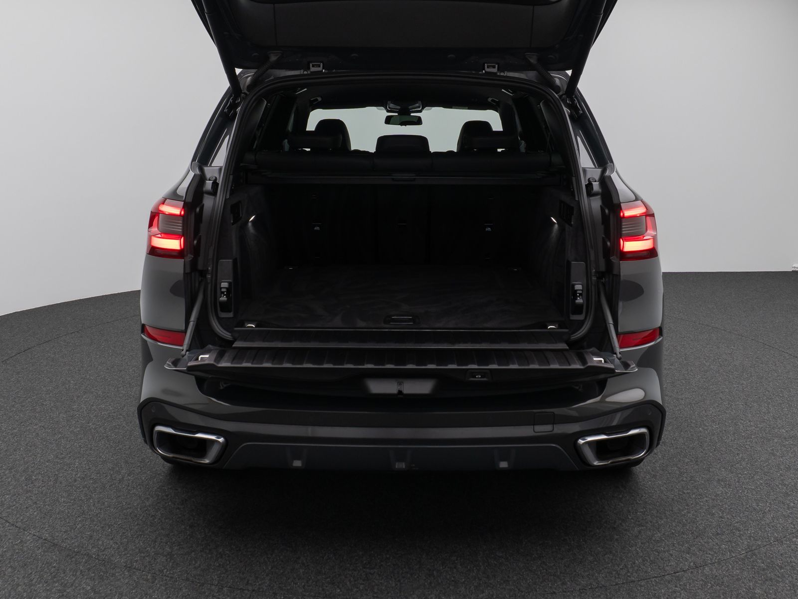 Fahrzeugabbildung BMW X5 xD30d M Sport 360°Laser HUD DAB HiFi 22Zoll