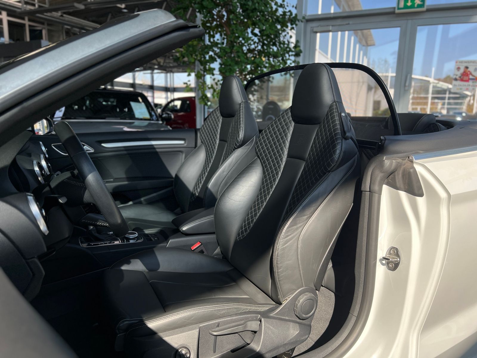 Fahrzeugabbildung Audi A3 Cabriolet S line sport LED NAV SHZ PDC 18"