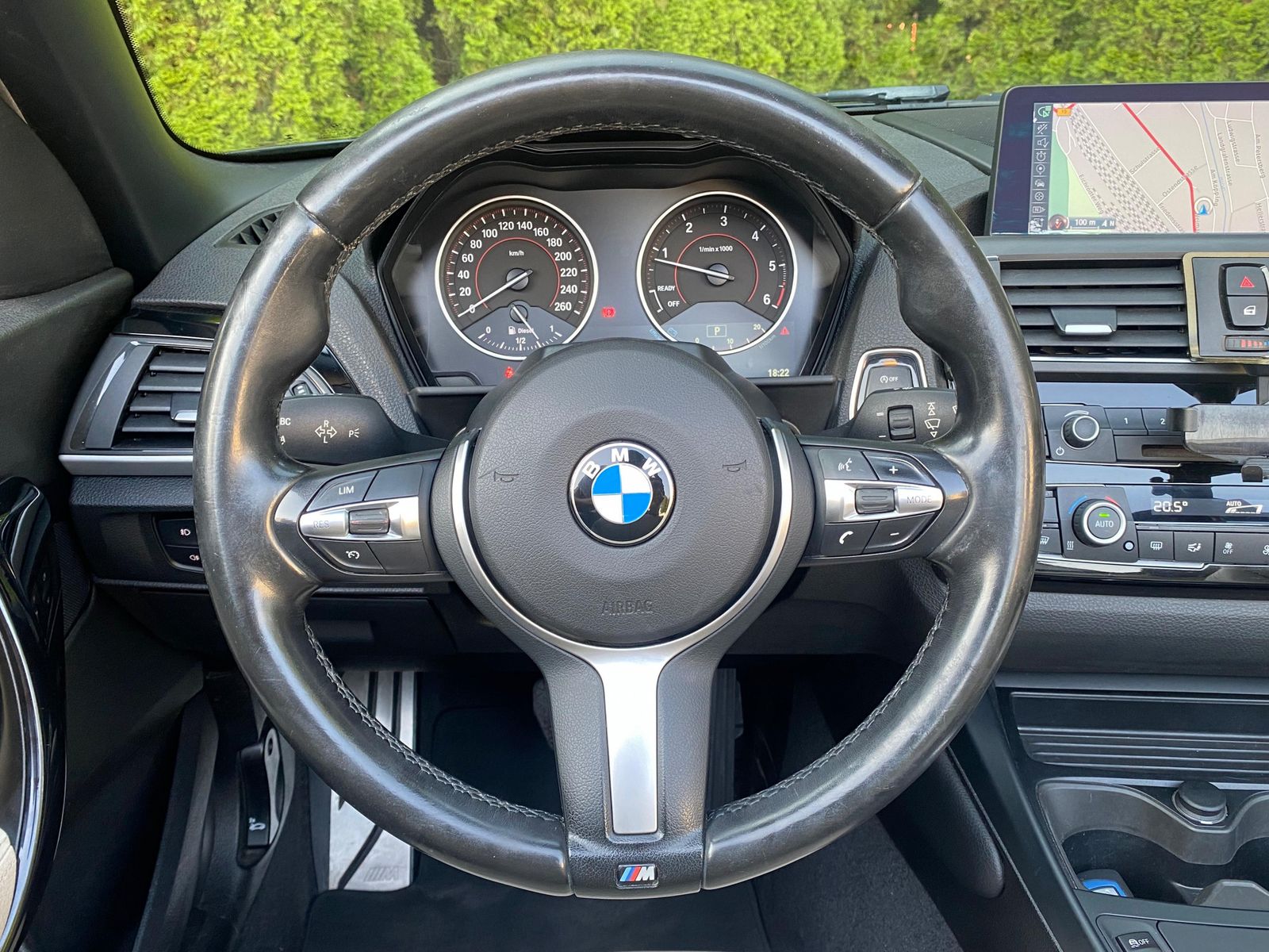 Fahrzeugabbildung BMW 220 d Cabrio M Sport/M Paket XEN+PROF+LEDER+SHZ+