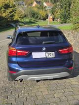BMW iX1 Modell xLine/Mediterranblau /CrossTrack - BMW iX1 Gebrauchtwagen