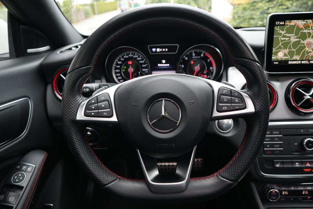 Mercedes-Benz CLA 45 AMG Shooting Brake
