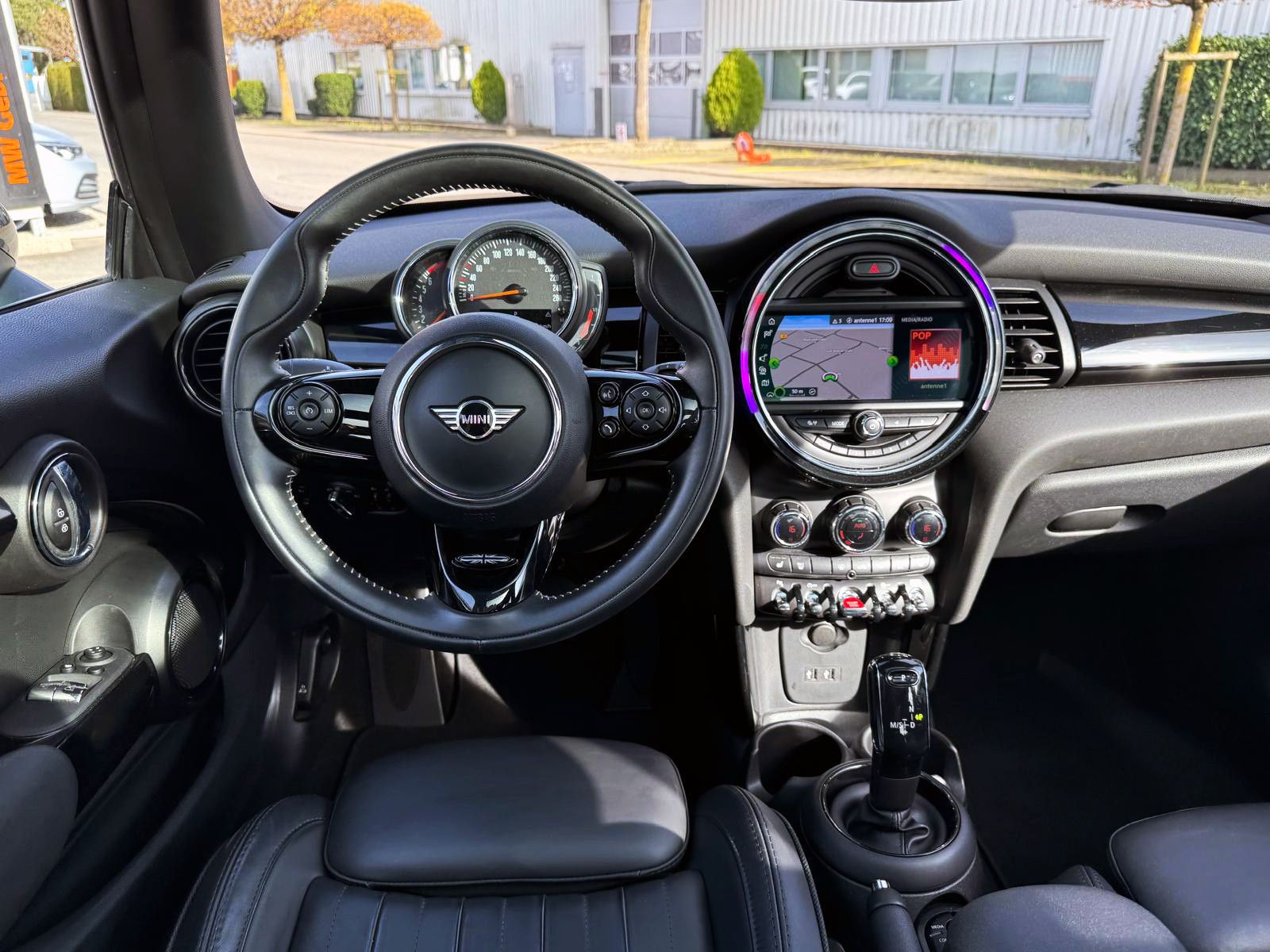 Fahrzeugabbildung MINI Cooper Steptr. LED NAV KAM PDC PANO  eGSD TEMP