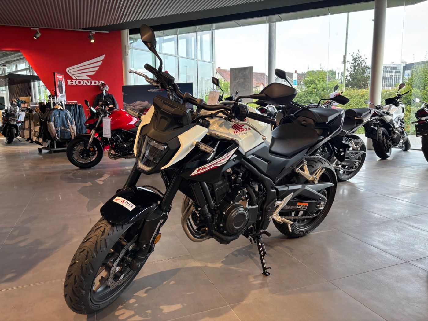 Fahrzeugabbildung Honda CB 500 Hornet 2025 alle Farben verfügbar