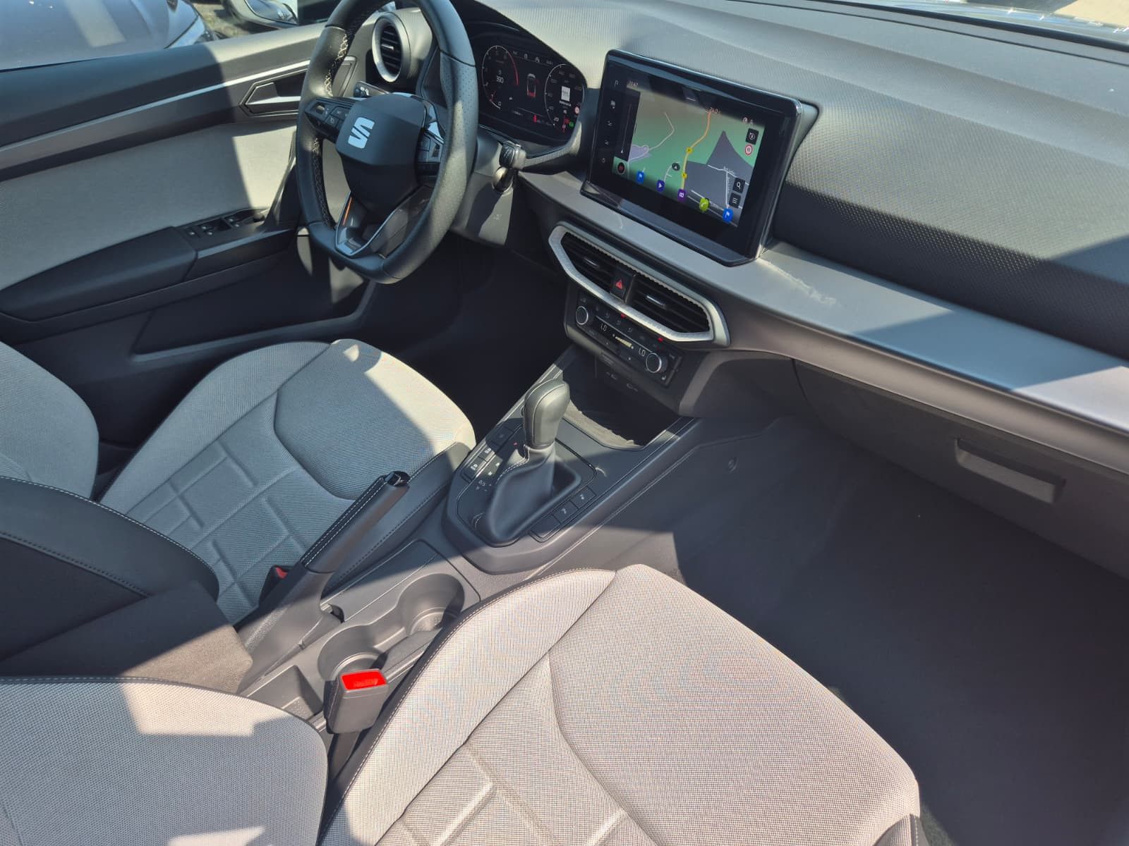Fahrzeugabbildung SEAT Arona 1.5 TSI DSG FR Black Edition*LED*ACC*AHK*