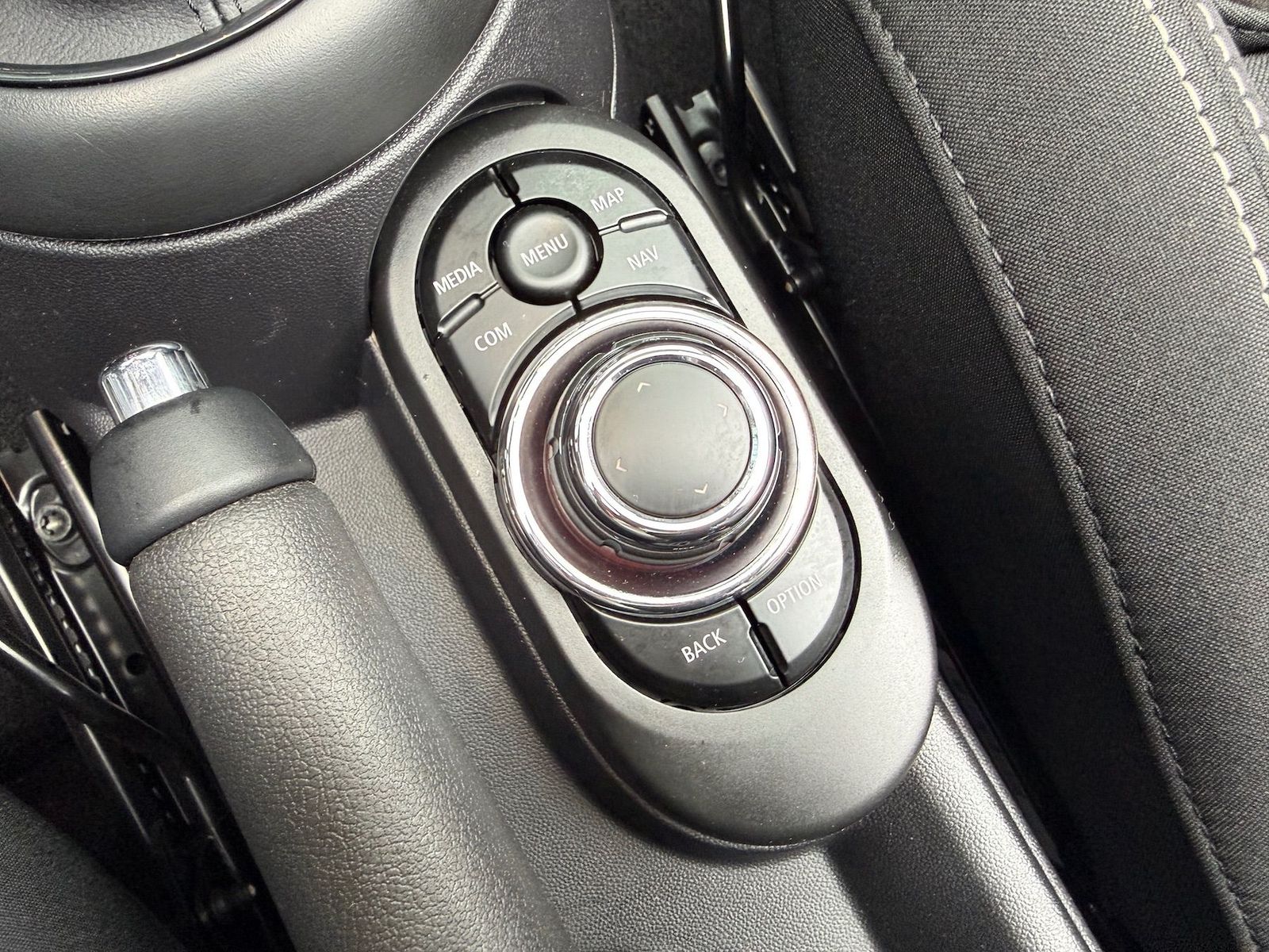 Fahrzeugabbildung MINI John Cooper Works Cabrio NAVI|KAMERA|ESS.-TRIM