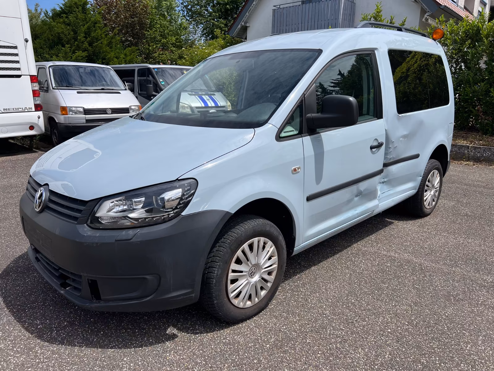 Volkswagen Caddy 2.0 TDi 4Motion Allrad Tüv Xenon AHK