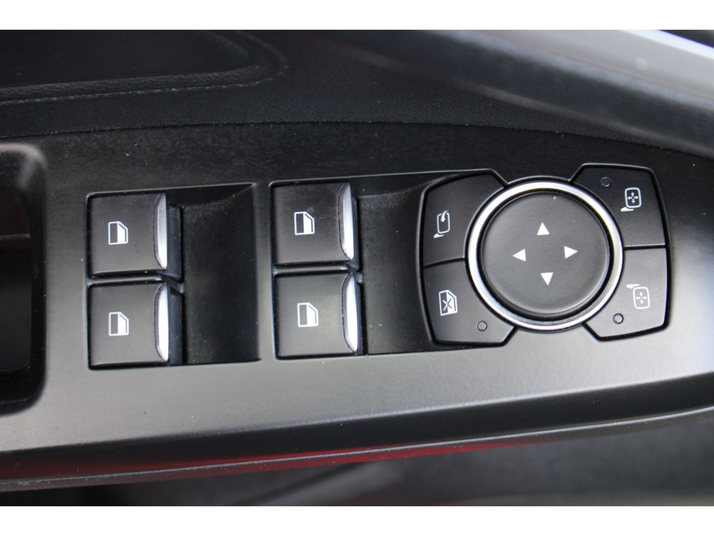 Fahrzeugabbildung Ford Focus Cool & Connect Turnier LED GRA GJR Navi PD