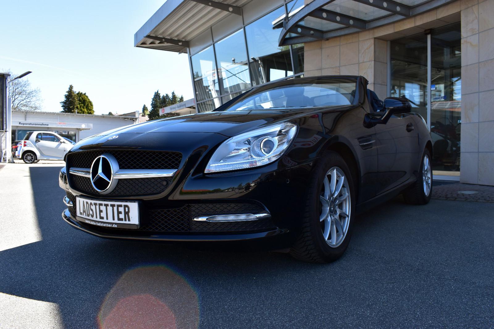 Mercedes-Benz SLK 200 *Panorama*AIRSCARF*NAVI*Verkehrszeichene