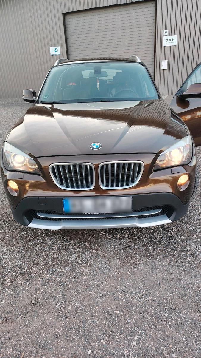 BMW X1 2010 — rear view