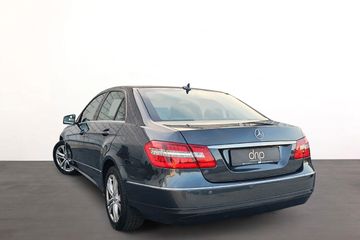 Mercedes E 220 - 5
