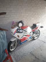 Yamaha FZR 600 - YAMAHA FZR 600