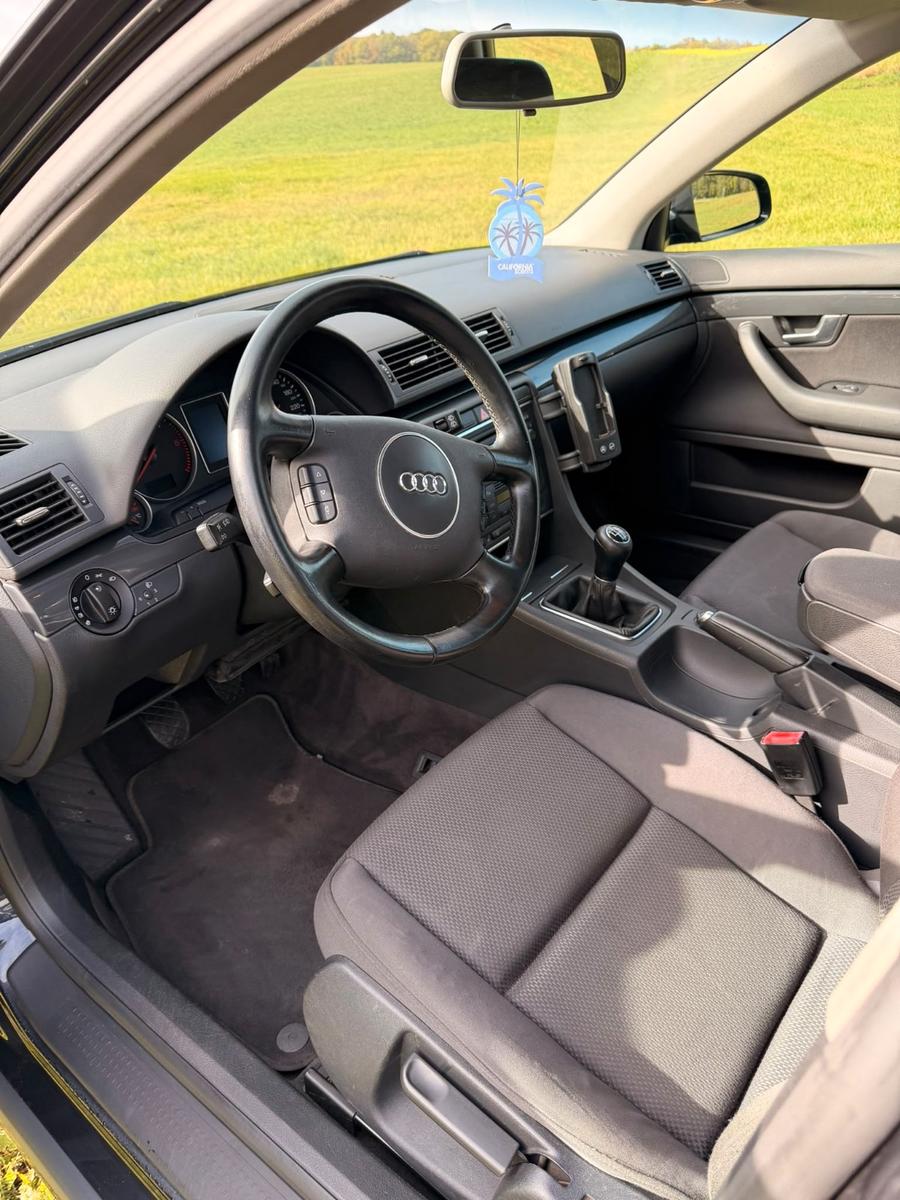 Audi A4 2004 — photo 11