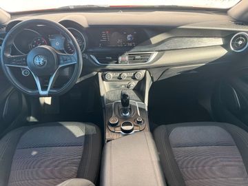 Alfa-Romeo Stelvio - 10