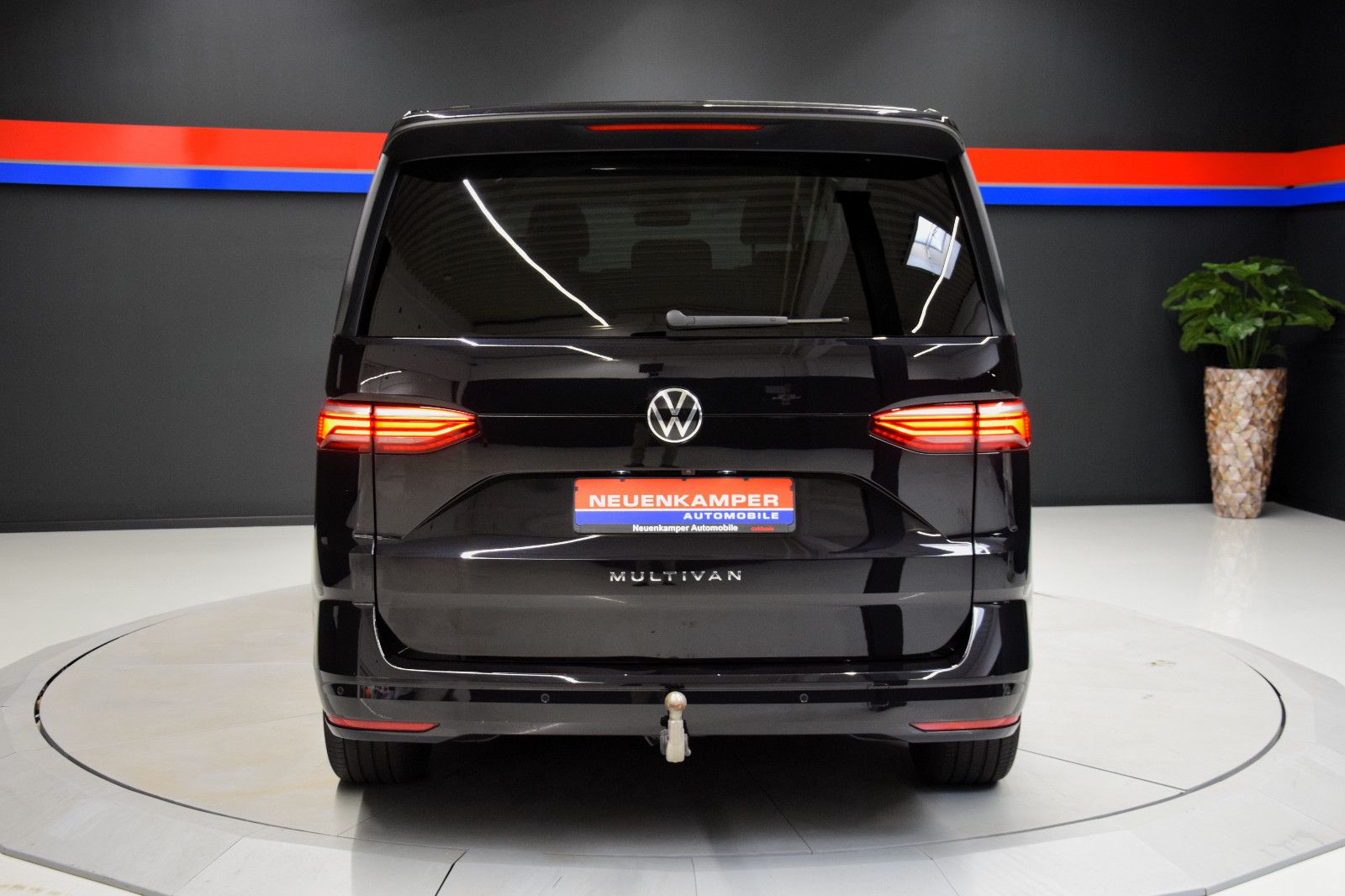 Fahrzeugabbildung Volkswagen T7 Multivan ACC AHK Sitzh.Standh. Kamera