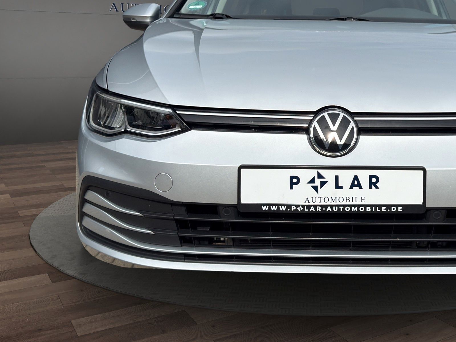 Fahrzeugabbildung Volkswagen Golf VIII Lim.*Bhz.Lenk*Virt.Cockpit*Carplay*LED
