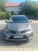 Toyota Auris (2015), 99 PS, Scheckheftgepflegt - Toyota Auris Gebrauchtwagen in München