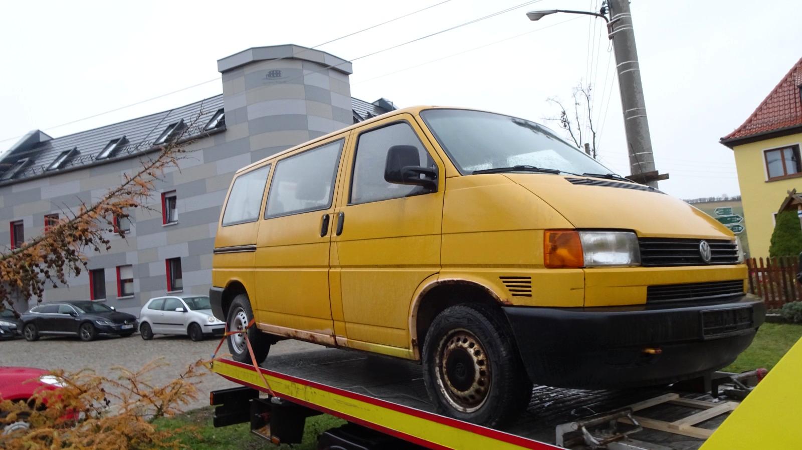 Volkswagen T4 Bus 9-Sitzer  Servo nur 1996,-€ !!!