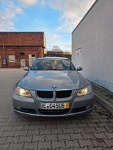 BMW 320i -Automatik / AHK / 2. Hand / 136TKM TÜV Neu - gebrauchte BMW 3er Reihe aus dem Jahr 2005