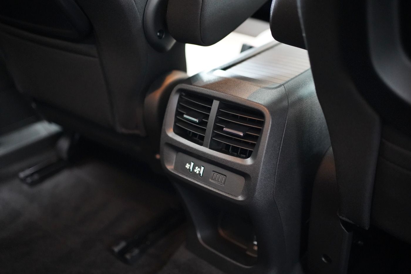 Fahrzeugabbildung Citroën Berlingo XL BlueHDi 130 EAT8 Max 7 Sitzer