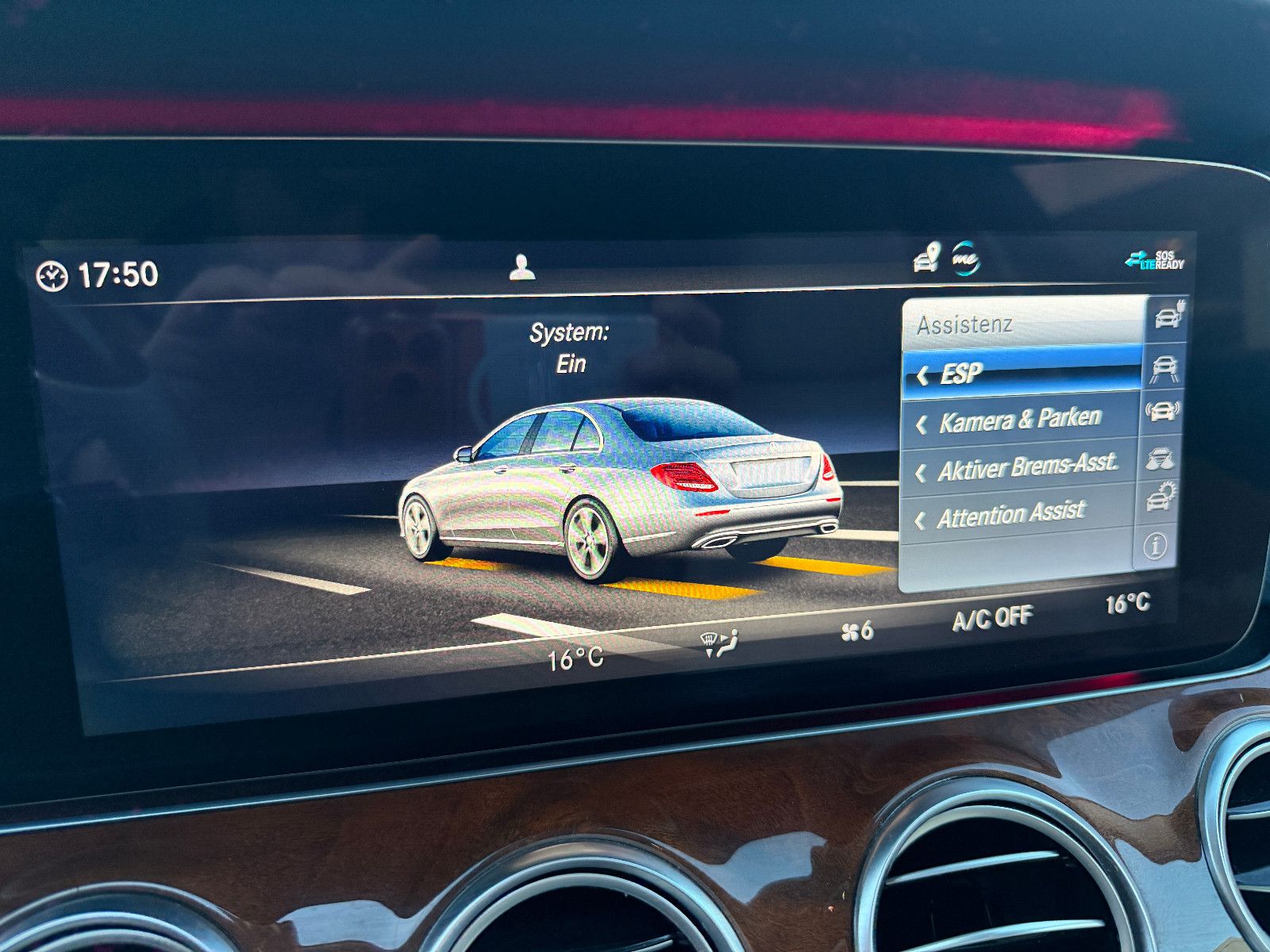 Fahrzeugabbildung Mercedes-Benz E 300 de/AMG/HEAD-UP/VIRTUAL/AMBIENTE/BURMESTER/