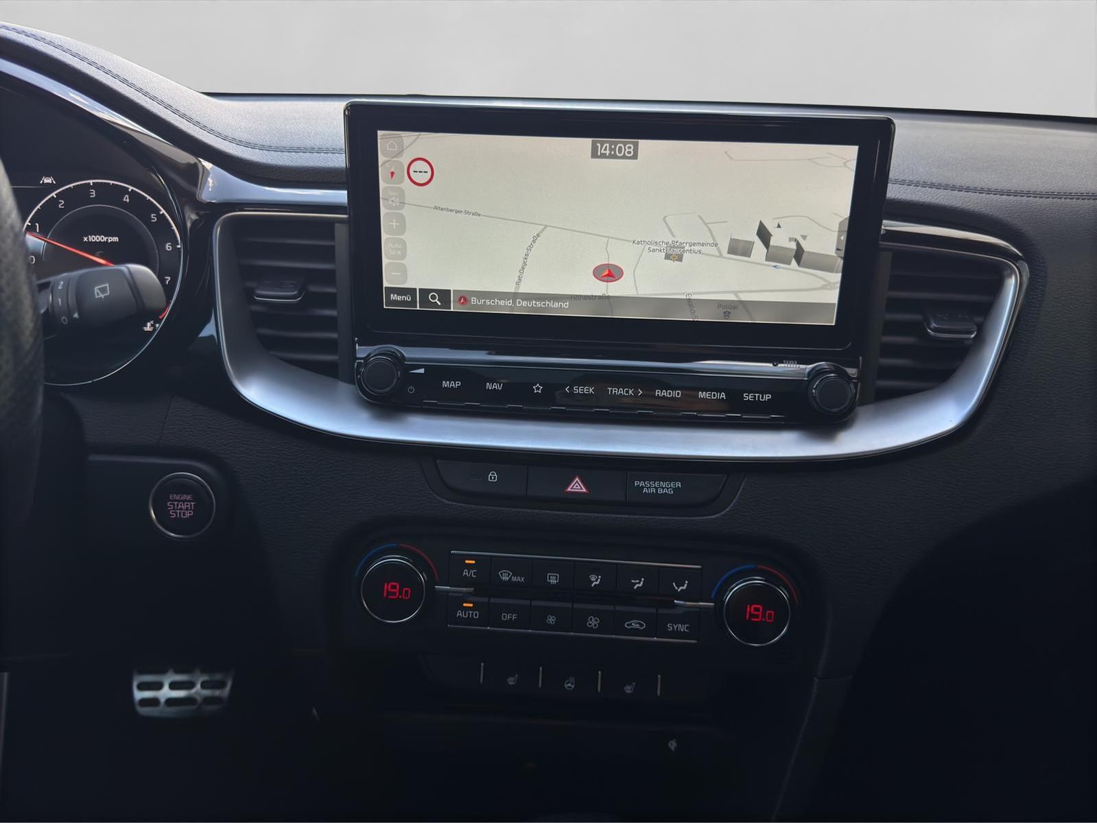 Kia CEED 1.6T GT PANO-DACH+TEIL-LEDER+NAVI+LED-LICHT