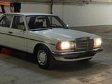 Mercedes-Benz W123 - 280 E - EZ 02 / 1980  - Mercedes-Benz 280: 280e W123