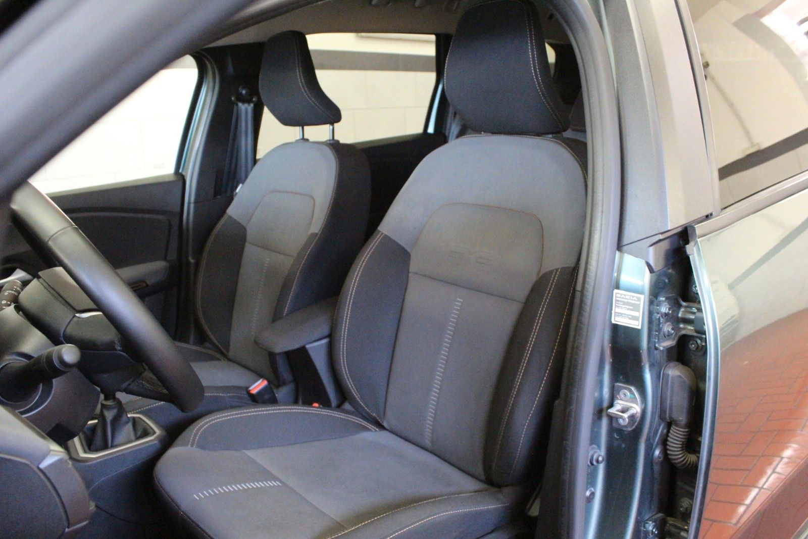 Fahrzeugabbildung Dacia Jogger TCE 110 Extreme+ 5-Sitzer *AHK*