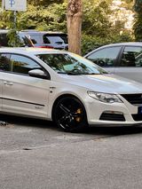 Volkswagen Passat CC 2.0L im guten Zustand - Volkswagen Passat CC mit Benzin-Antrieb: Limousine, 2.0