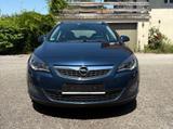 Opel Astra J Sports Tourer*BI-Xenon*AHK*1.Hand - Opel Astra aus 2011: Kombi