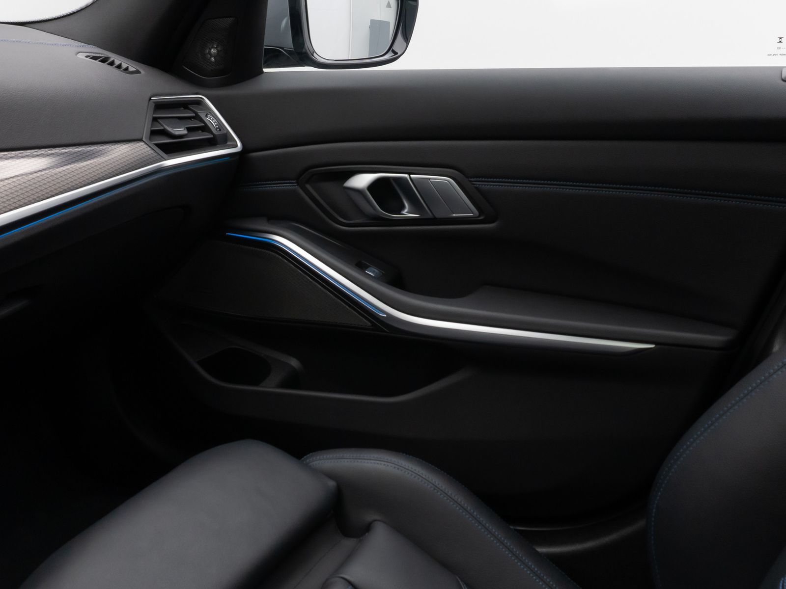 Fahrzeugabbildung BMW 330d M Sport Pro Panorama Kamera DAB H/K HUD