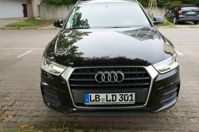 AUDI Q3 2.0 TDI 88kW -