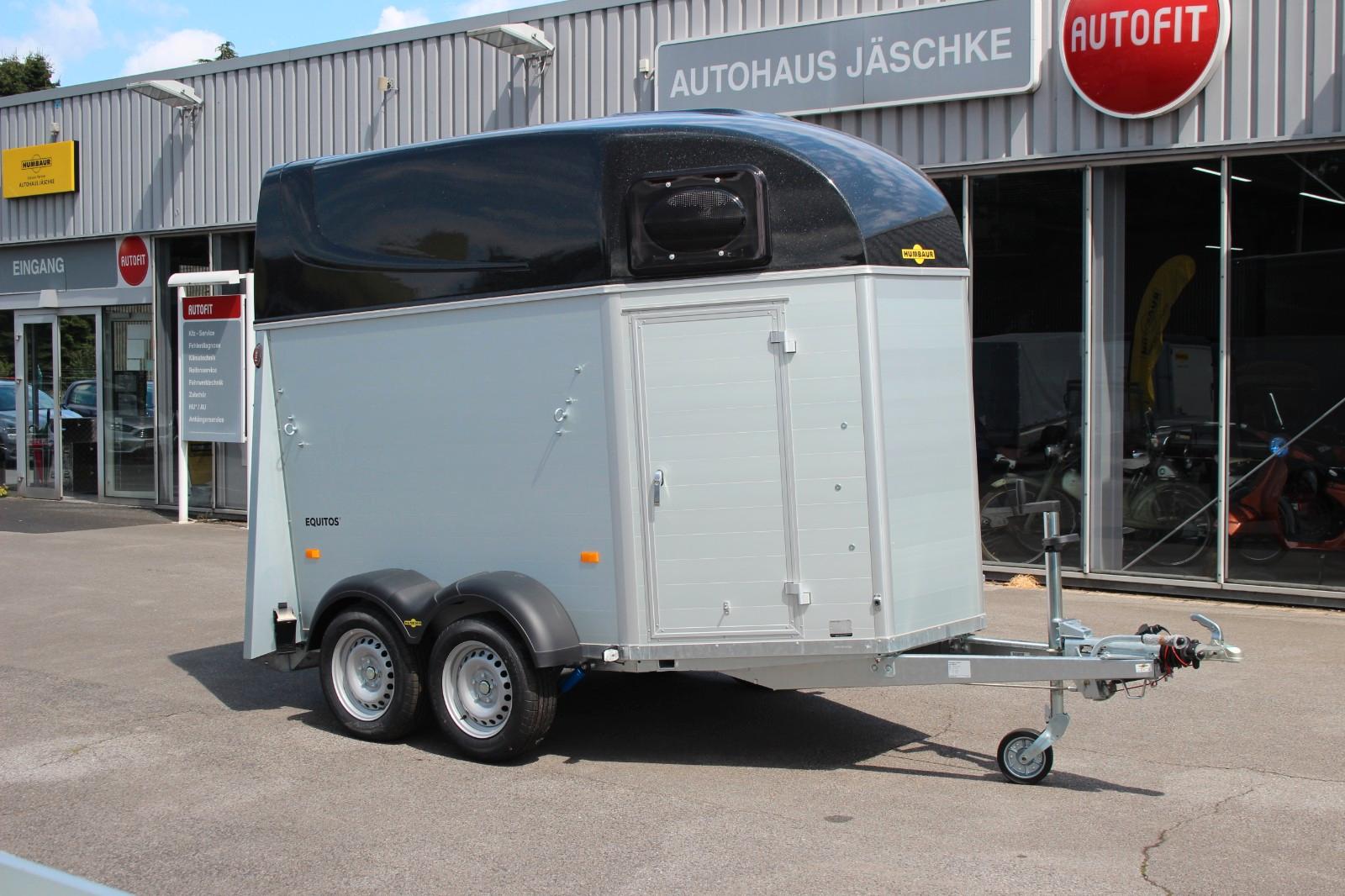 Humbaur Equitos Alu Plus 2400 Pferdeanhänger Sattelkamme