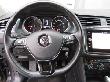 Fahrzeugabbildung Volkswagen Tiguan 2.0TDI DSG LED 18-ZOLL NAVI GRA PDC 1.H