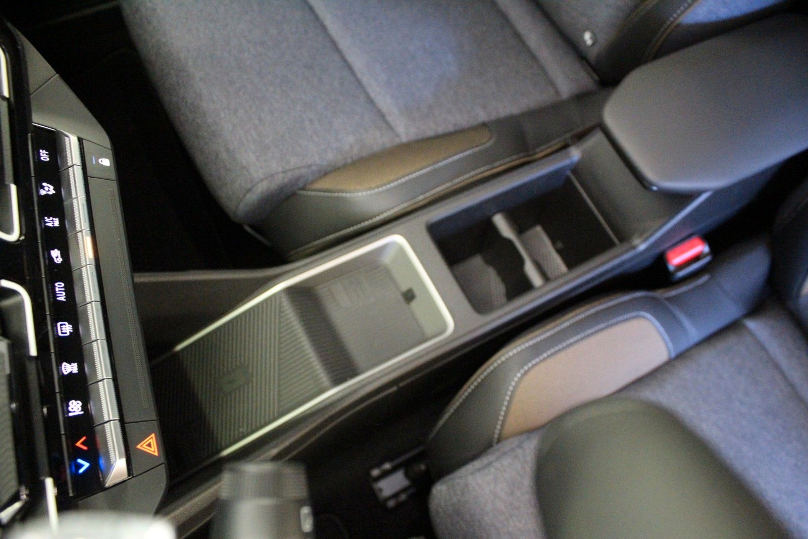 Fahrzeugabbildung Renault R 5 150 Comfort Range Techno  *Vollausstattung*