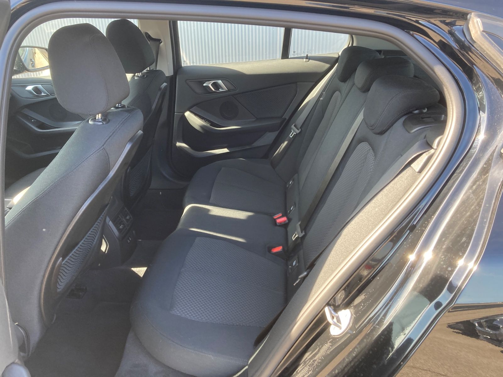 BMW 118iA*Navi*PDC*DAB*Carplay*Sitzh*LED foto 9