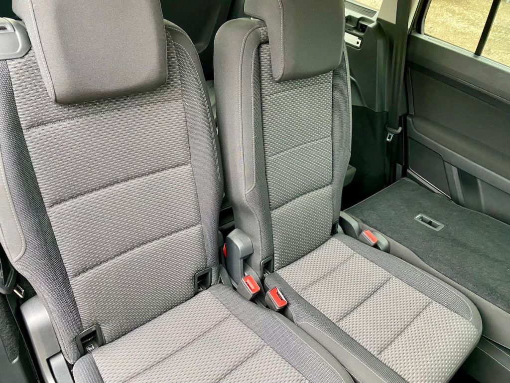 Fahrzeugabbildung Volkswagen Touran 1.5 TSI DSG 7-SITZER AAC AHK LED NAVI