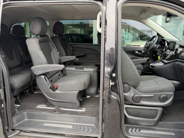 Mercedes V 220 - 10