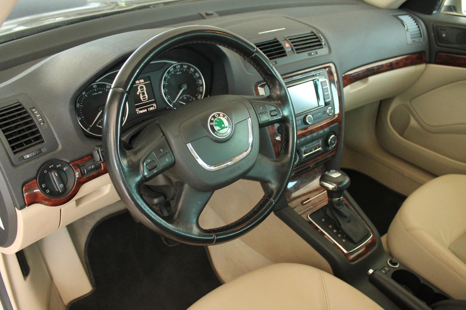 Skoda Octavia 2011 — photo 11