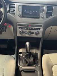 Volkswagen Golf - 9