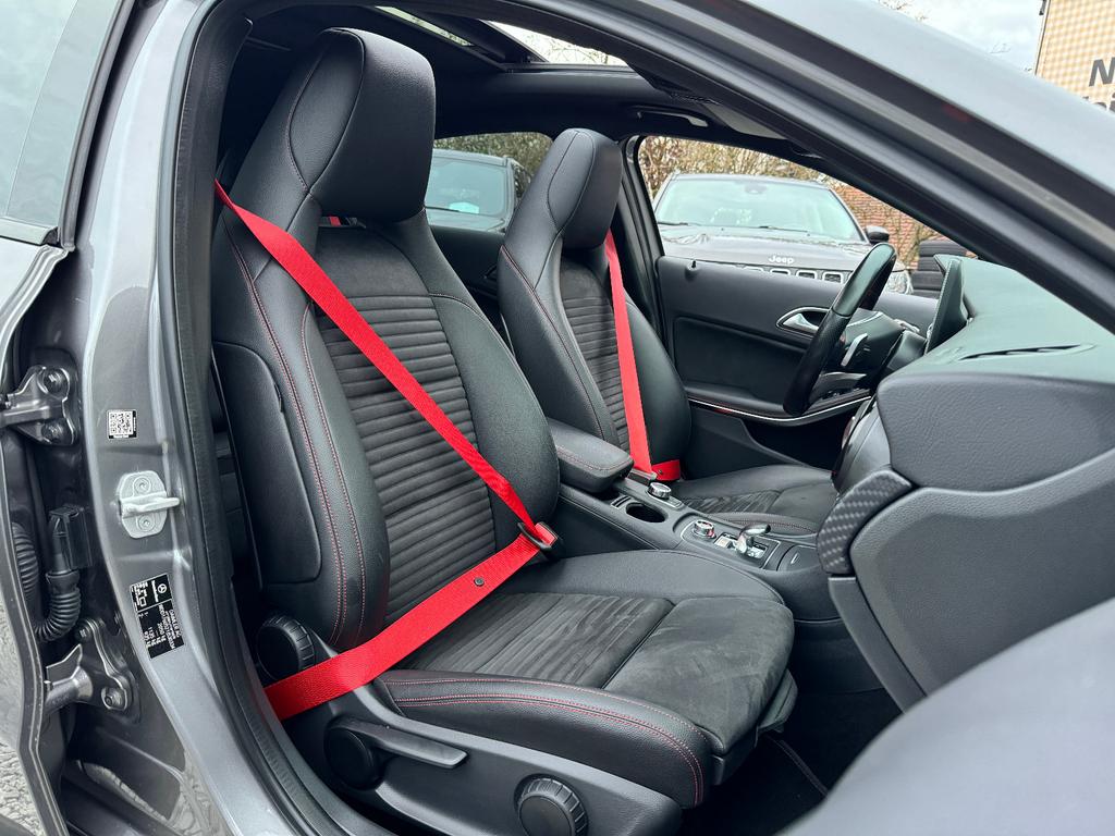 Mercedes-Benz A 45 AMG