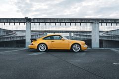 Fahrzeugabbildung Porsche 964 Turbo 3.6 *Speedgelb / Speedline / Dt. Fzg*