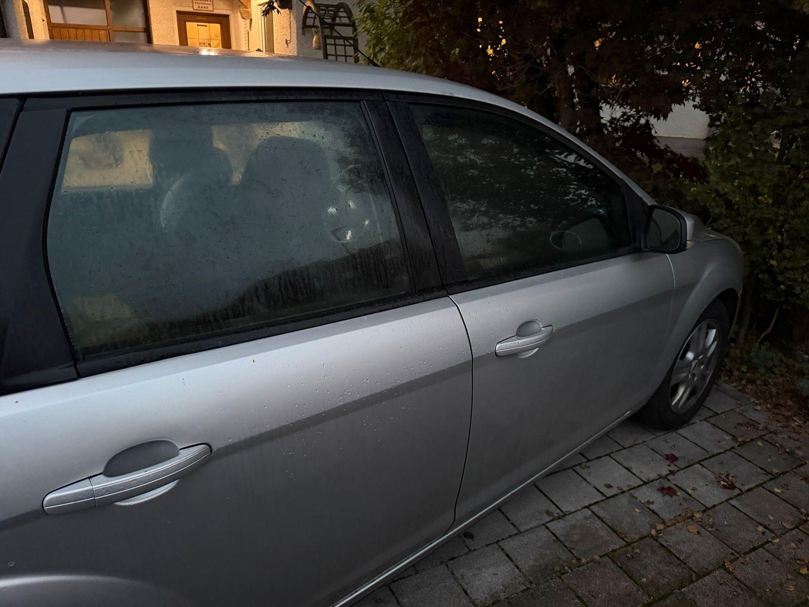 Ford Focus 2008 — салон