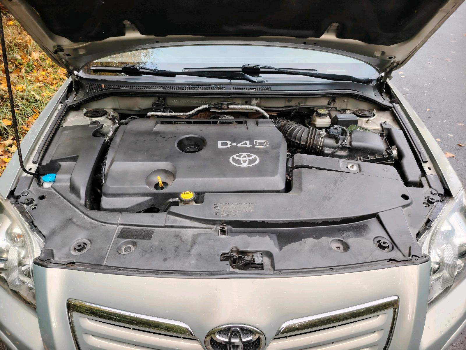 Toyota Avensis 2006 — interior
