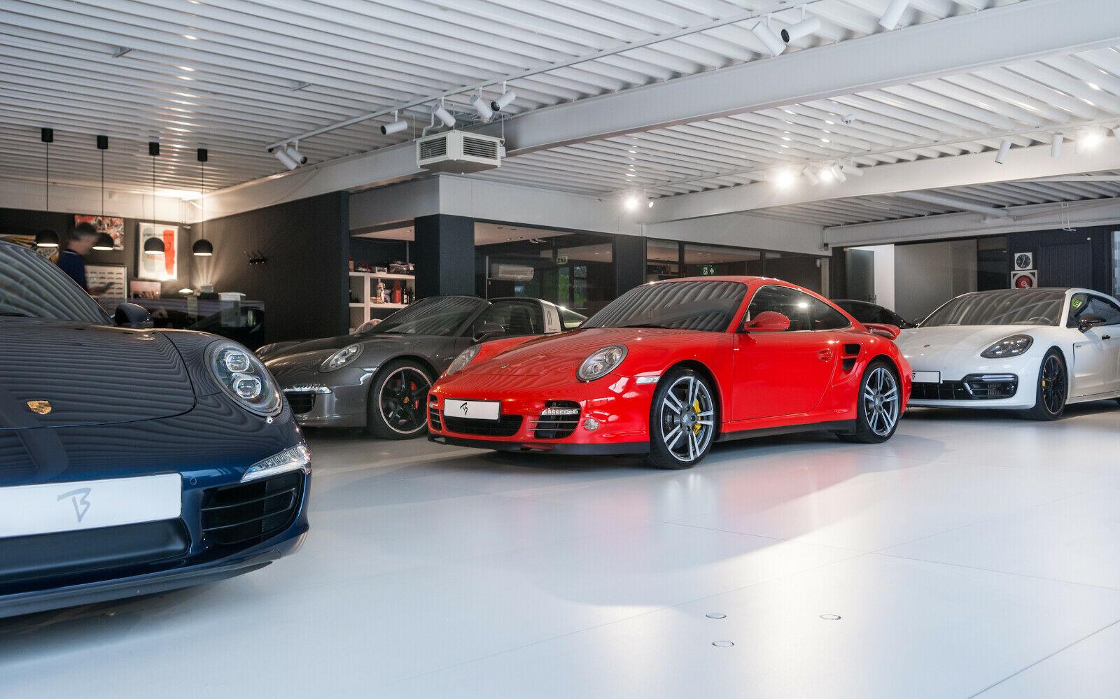 showroom-image-bottom