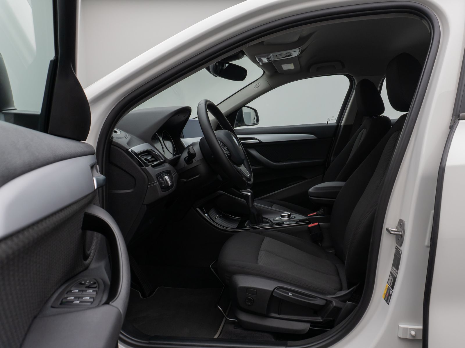 Fahrzeugabbildung BMW X2 xD25e DAB Navi Parkassist Geschwindigkeitsreg